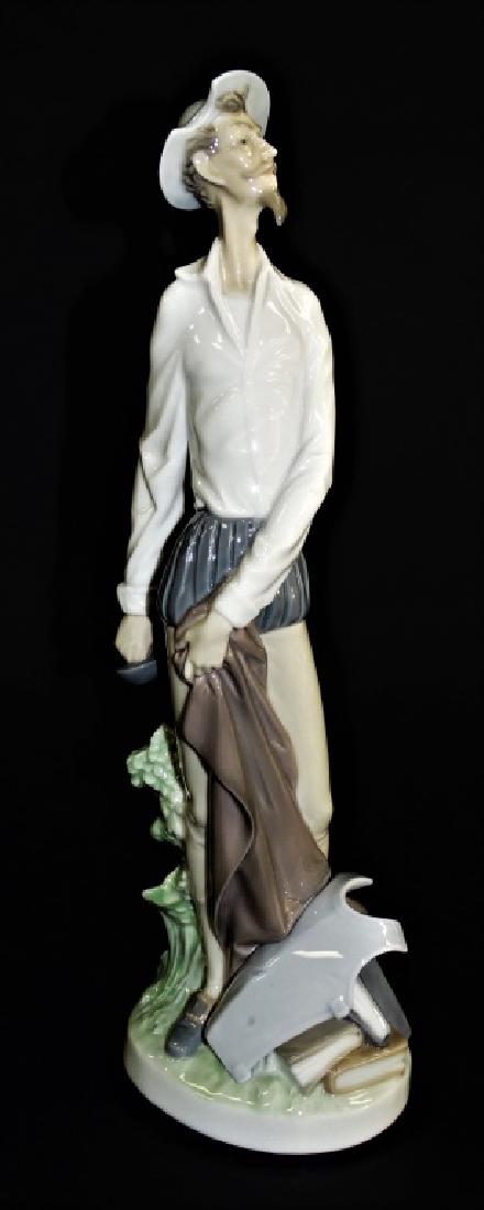 LLADRO PORC. 'QUIXOTE STANDING UP' FIGURE #4854 (1 of 3)