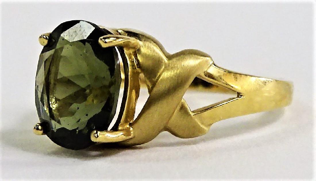 LADIES RETRO 10KT YELLOW GOLD & PERIDOT RING (1 of 4)