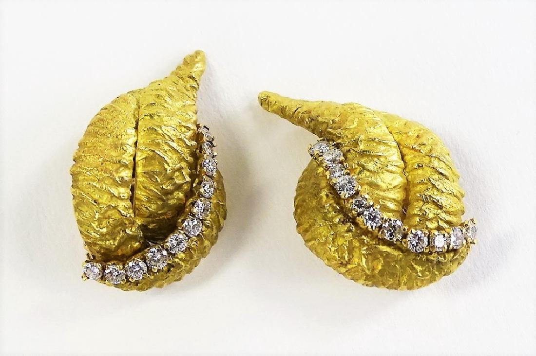 VAN CLEEF & ARPELS 18KT GOLD & DIAMOND EARRINGS (1 of 5)