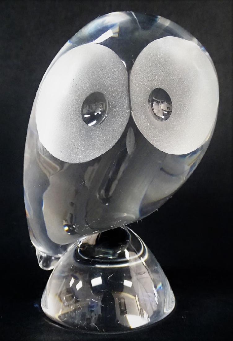 SIGNED STEUBEN ART GLASS OWL FIGURINE (1 of 2)