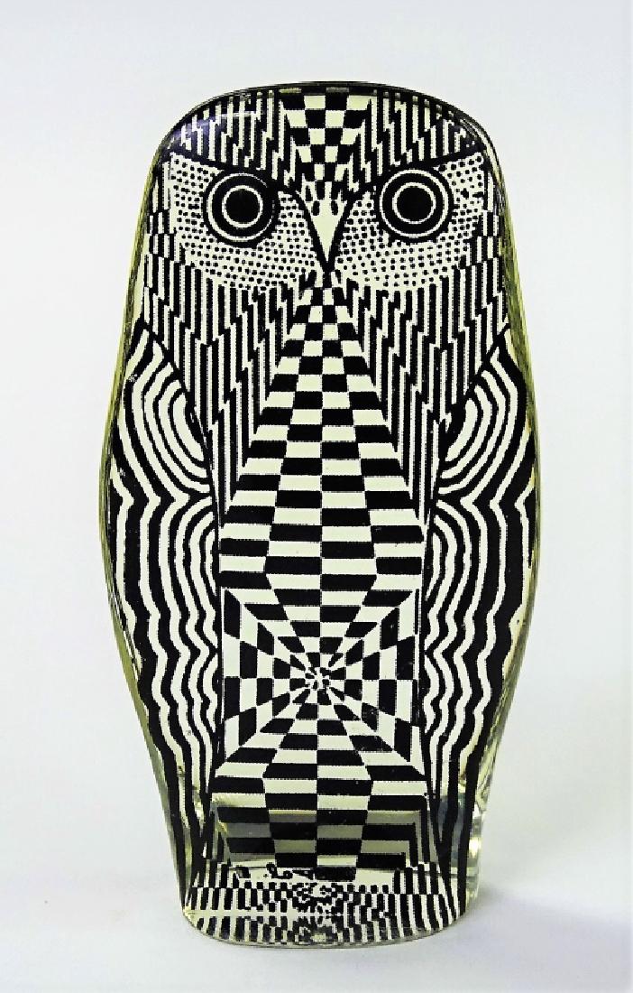 ABRAHAM PALATNIK KINECHROMATIC LUCITE OWL FIGURINE (1 of 3)