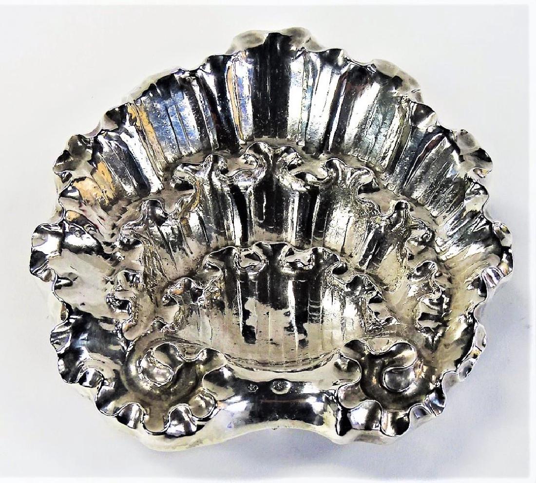 ANTIQUE SPANISH .915 SILVER SHELL FORM TRAY (1 of 5)