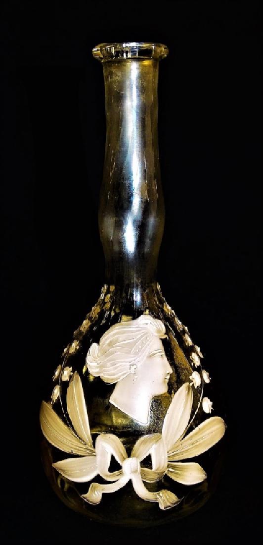 MARY GREGORY STYLE CAMEO BARBERS BOTTLE (1 of 3)