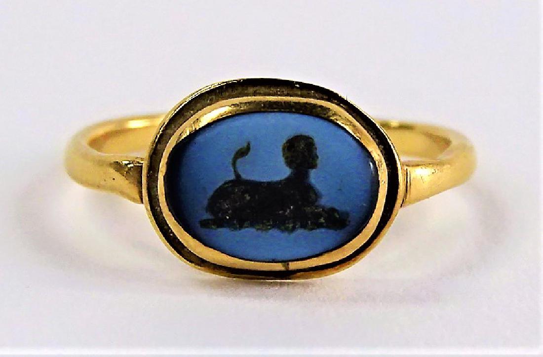 LADIES ANTIQUE 18KT YG ROMAN ITAGLIO RING (1 of 5)