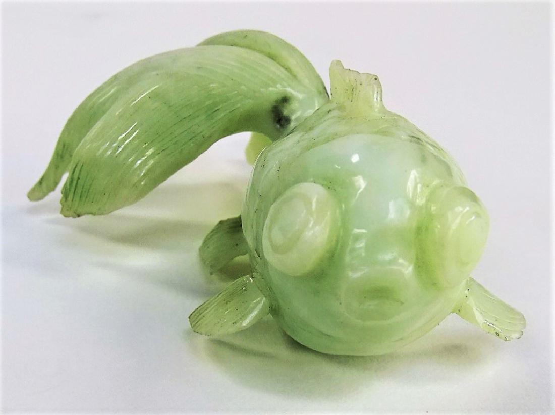 VTG CHINESE HAND CARVED JADEITE FISH FIGURE (1 of 4)