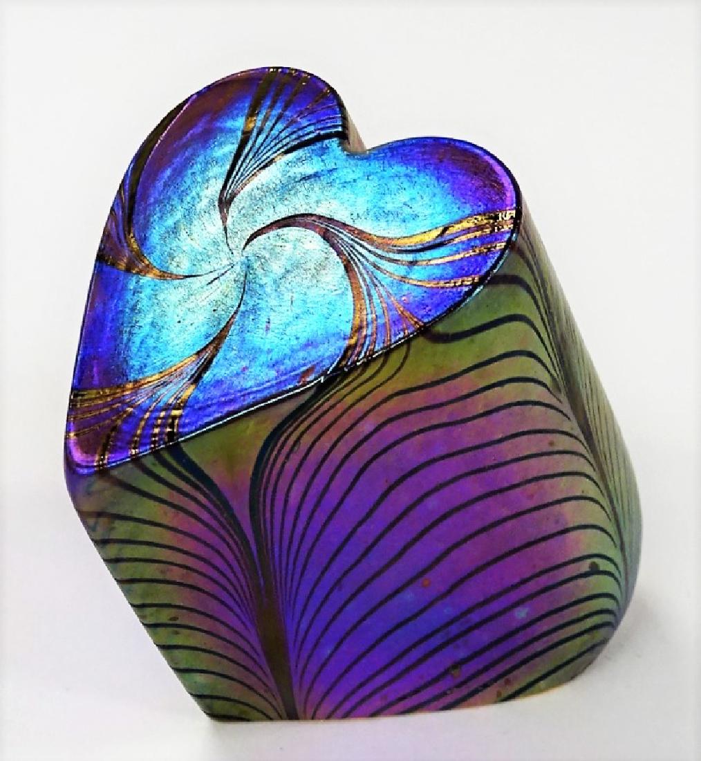 CONTEMPORARY IRIDESCENT ART GLASS PAPERWEIGHT (1 of 4)