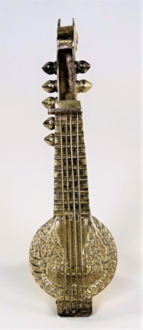 ANTIQUE CHINESE SILVER RUAN GUITAR SNUFF BOX (1 of 5)