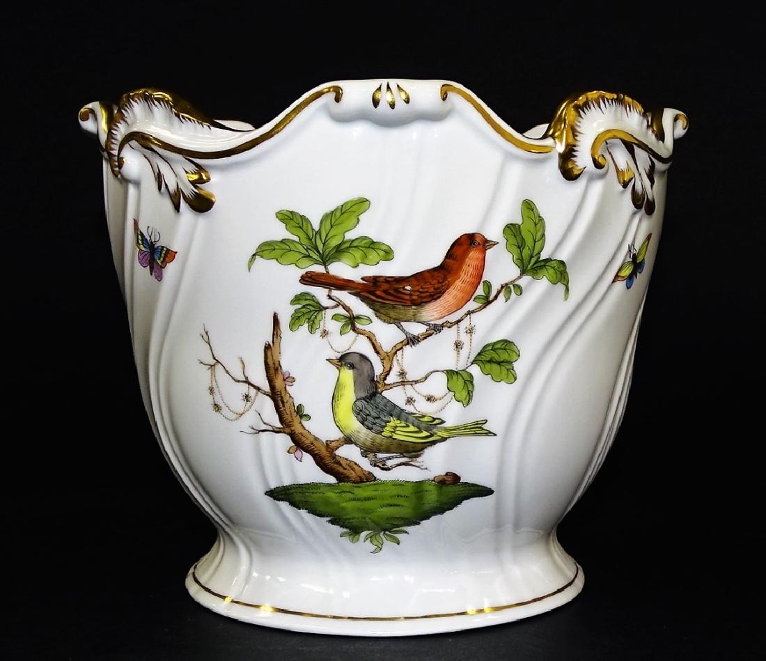 HEREND HAND PAINTED PORCELAIN CACHE POT (1 of 3)