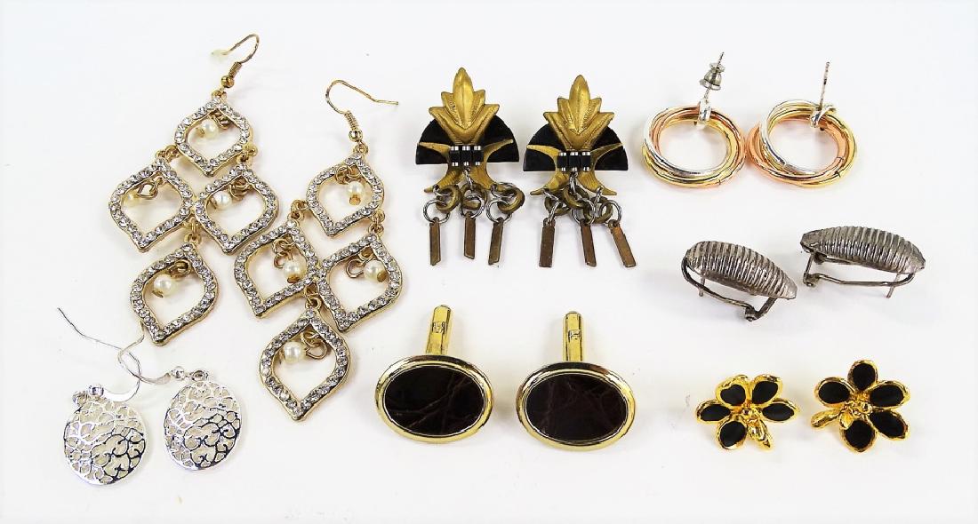 ASSORTED LADIES HIGH FASHION COSTUME JEWELRY (1 of 1)