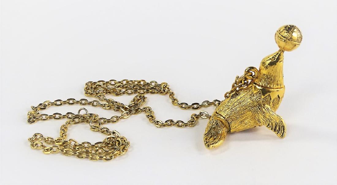 VTG MAX FACTOR CIRCUS SEAL LOCKET NECKLACE (1 of 3)