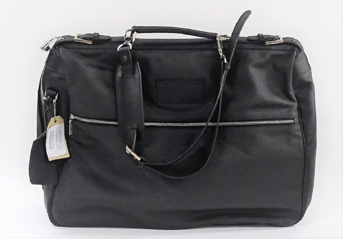 ASTON MARTIN OBSIDIAN LEATHER GARMENT BAG (1 of 4)