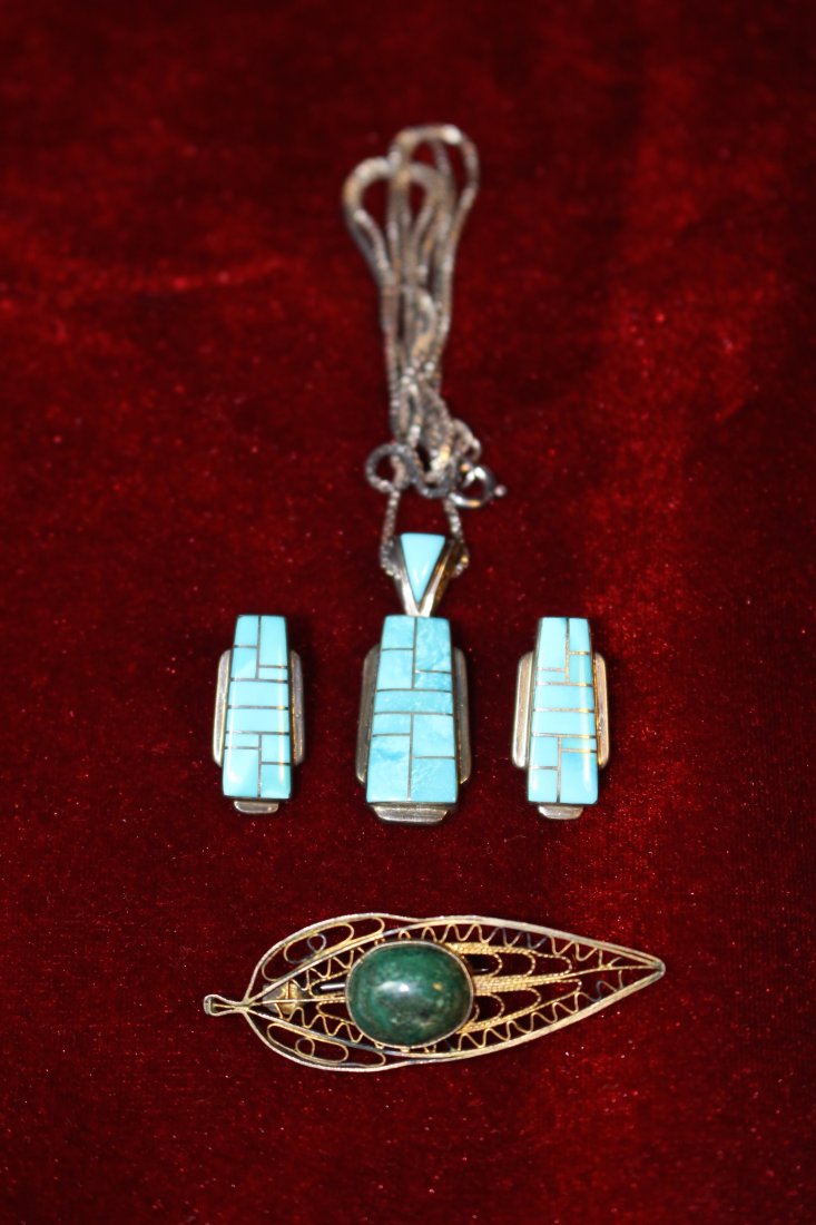 COLLECTION OF VINTAGE STERLING JEWELRY SUITE & PIN: All from a Miami Beach estate, silver and turquoise pendant chain and earrings, along with a gold tone sterling pin shipping $20 plus ins