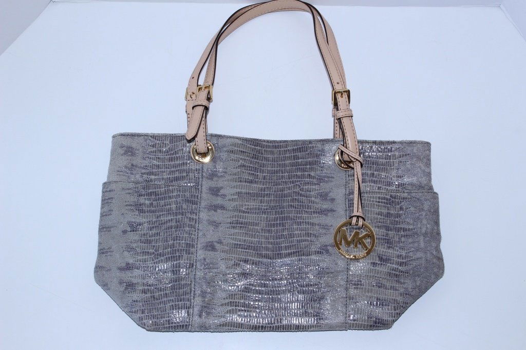 MICHAEL KORS LARGE LEATHER AND SUEDE LADIES PURSE (1 of 5)