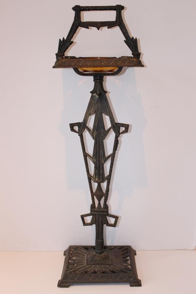 WONDERFUL ART DECO CAST IRON FLOOR ASHTRAY (1 of 4)