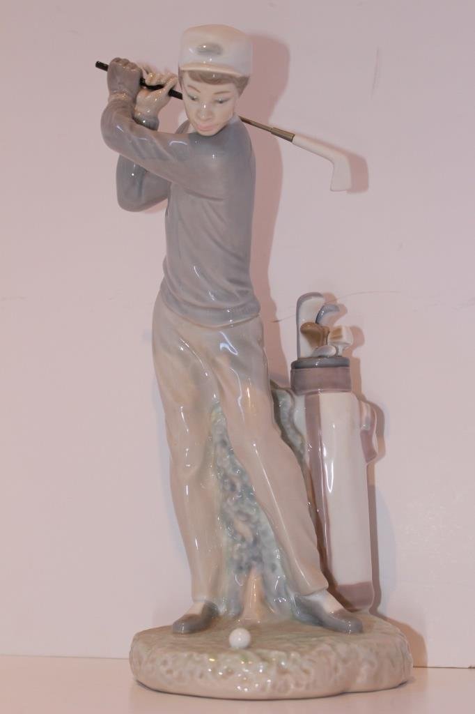 LLADRO FIGURINE OF A  MALE GOLFER #4824 NO BOX (1 of 6)