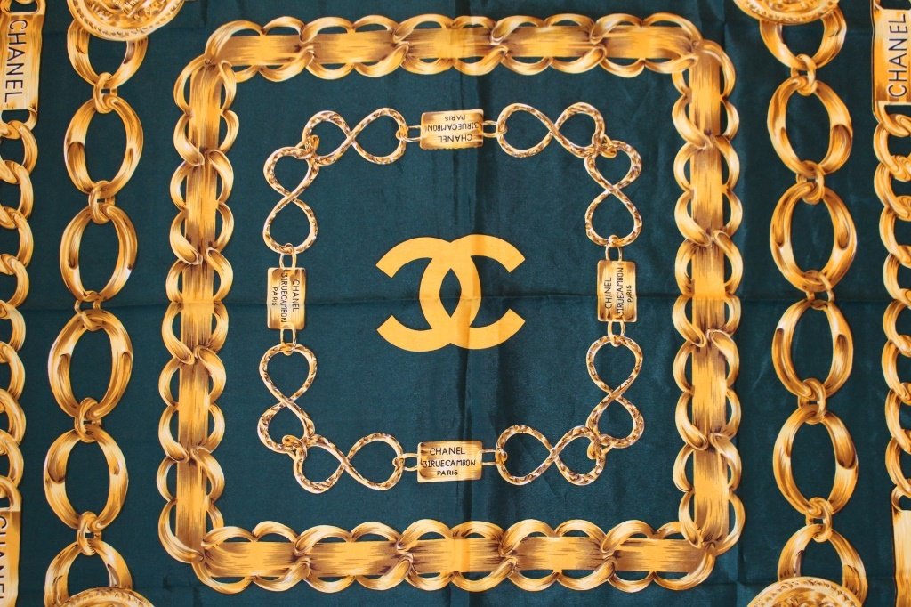 LARGE CHANEL ITALIAN MADE SILK LADIES SCARF (1 of 1)