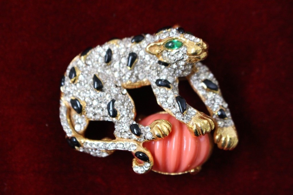 VINTAGE KENNETH J LANE LEOPARD BROOCH: 3" LONG, signed KJL to back. total weight 35 grams. shipping $20 u.s. will combine shipping