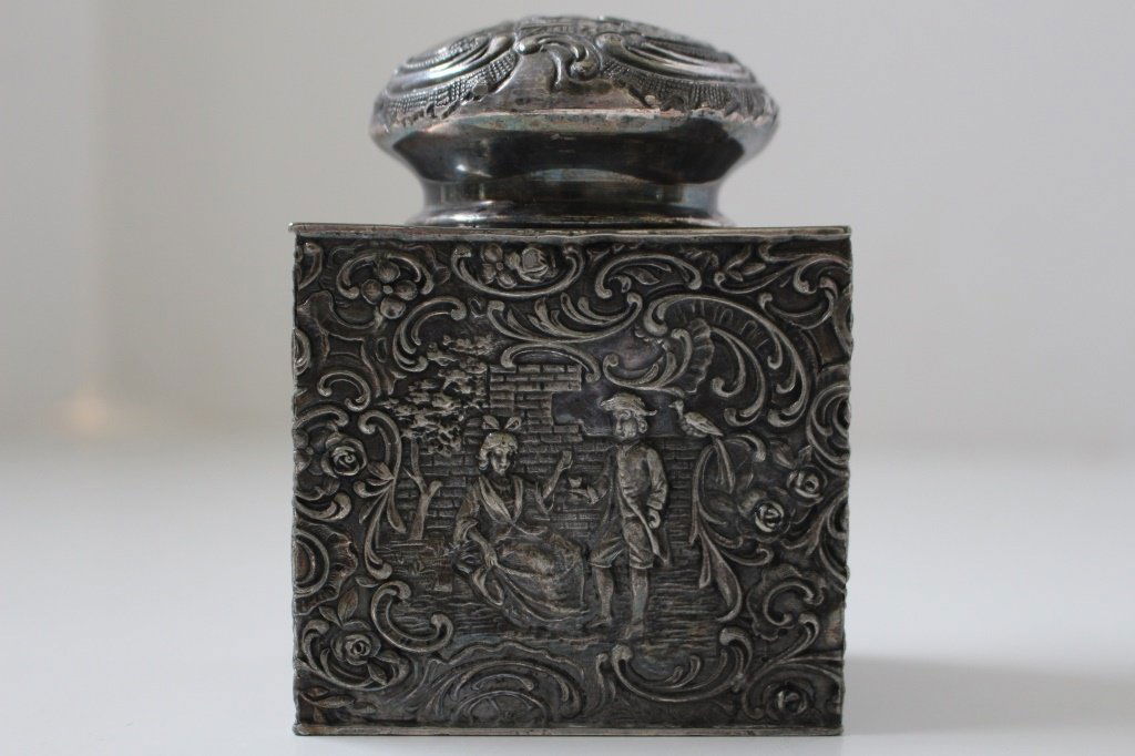 ANTIQUE DERBY COLONIAL SCENE SILVER PERFUMER (1 of 7)