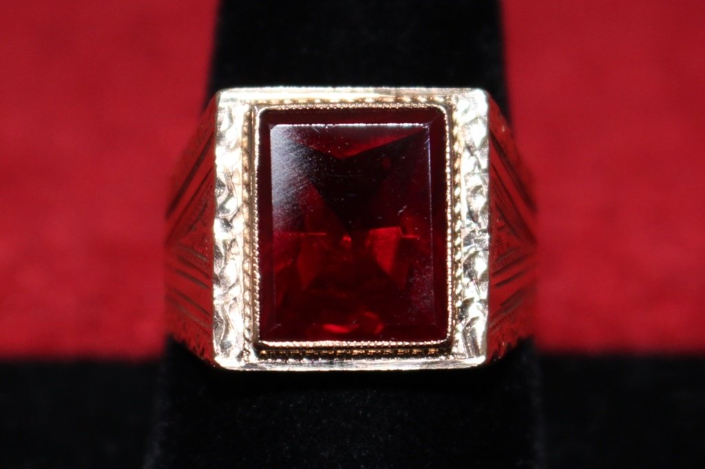 VINTAGE MEN'S 14KT YELLOW GOLD & RED STONE RING (1 of 6)
