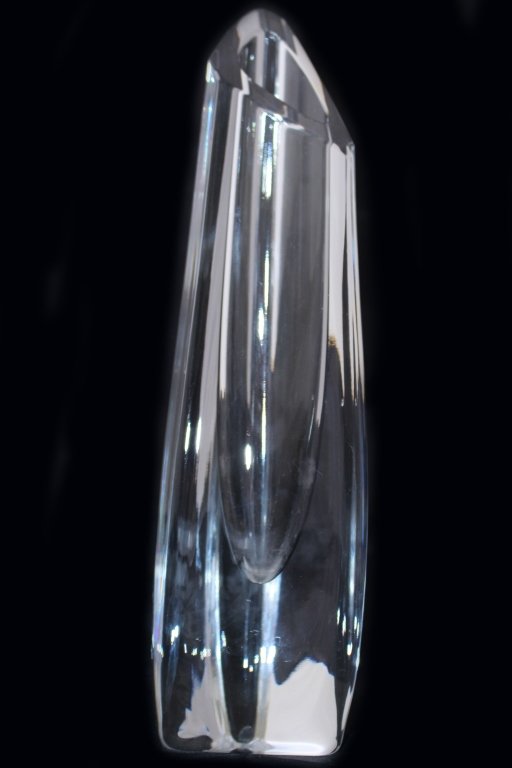 LARGE SIGNED BACARRAT ABSTRACT CRYSTAL VASE (1 of 9)