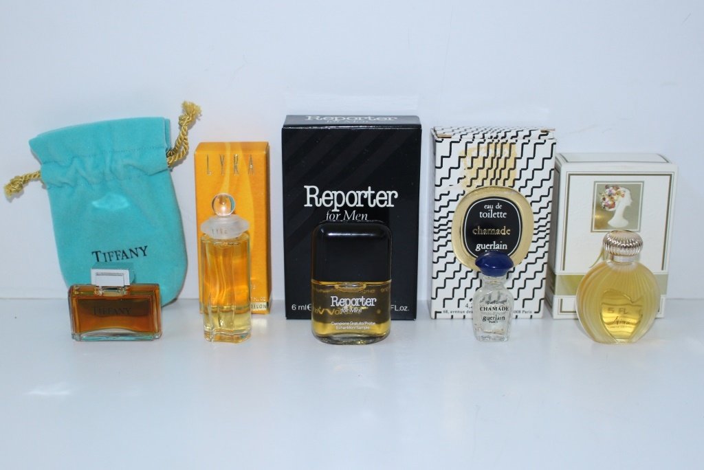 LOT OF 5 MINIATURE PERFUME BOTTLES WITH BOXES (1 of 1)