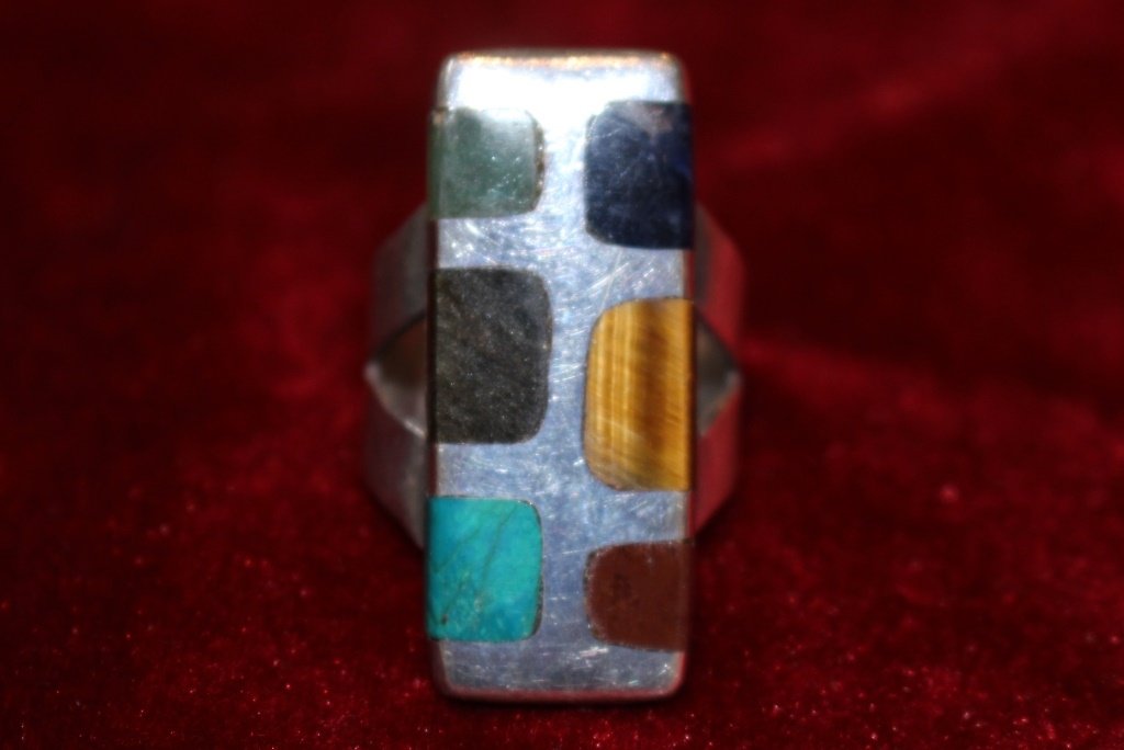 VINTAGE NAVAJO STERLING AND SEMI PRECIOUS RING (1 of 5)