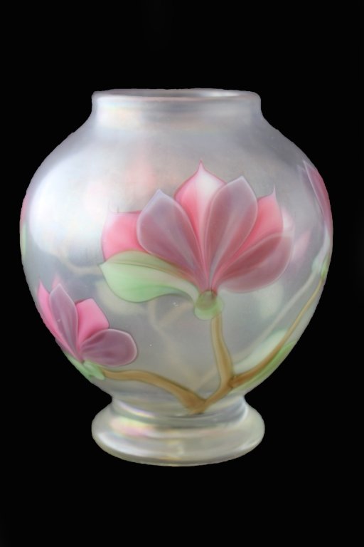 ORIENT & FLUME FLORAL ROUND ART GLASS VASE: Signed to bottom Orient & Flume and by the artist illegibly. Measures 5" Tall x 6" Wide. Measures approx 1kg. Shipping inside the U.S. to be $30 plus insurance.