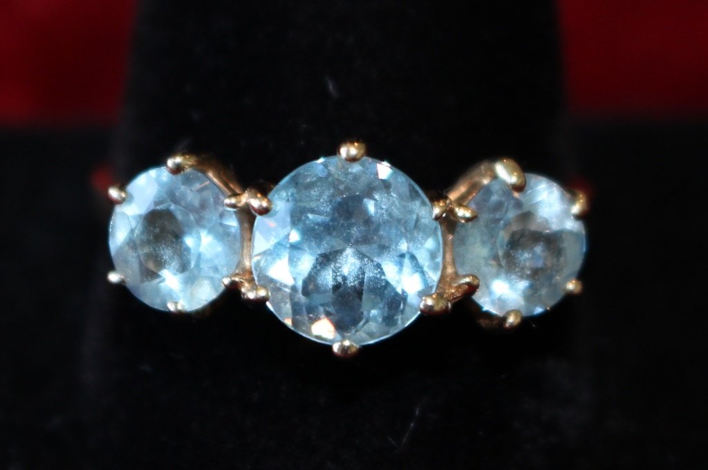 ESTATE 10KT YELLOW GOLD & AQUAMARINE LADIES RING (1 of 4)