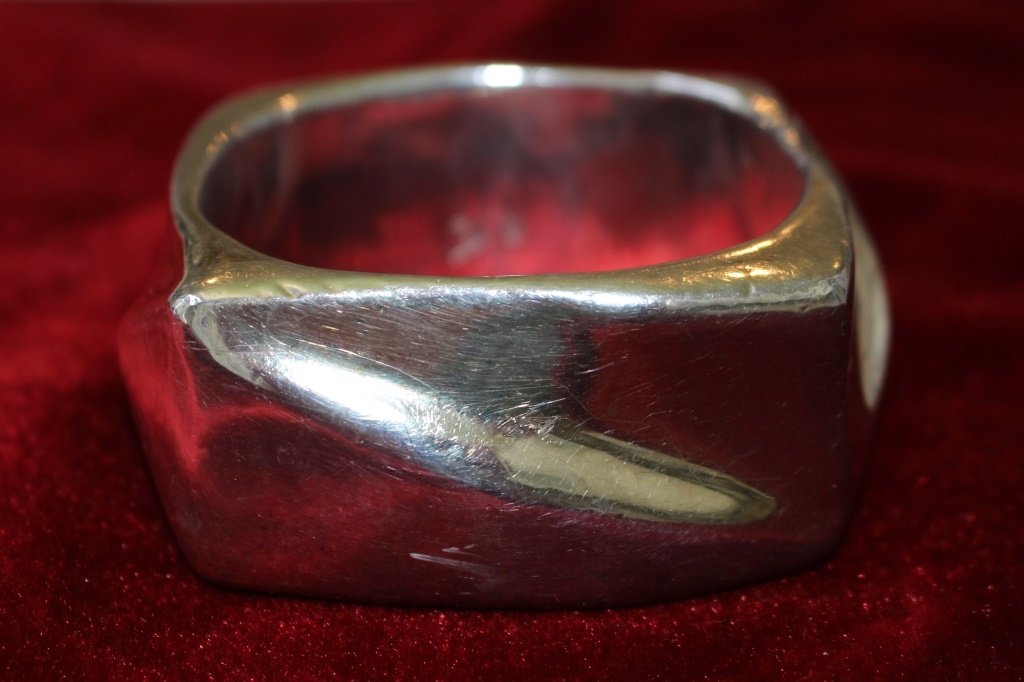 LARGE HEAVY STERLING SILVER LADIES BANGEL (1 of 2)