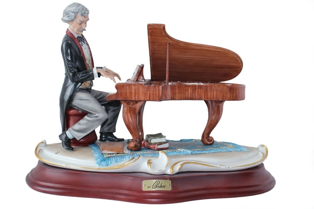 LARGE CAPODIMONTE FIGURINE OF PIANO MASTER PLAYER (1 of 4)