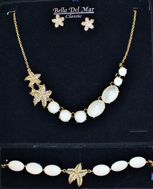 VINTAGE BELLA DEL MAR HIGH FASHION JEWELRY SUITE (1 of 2)