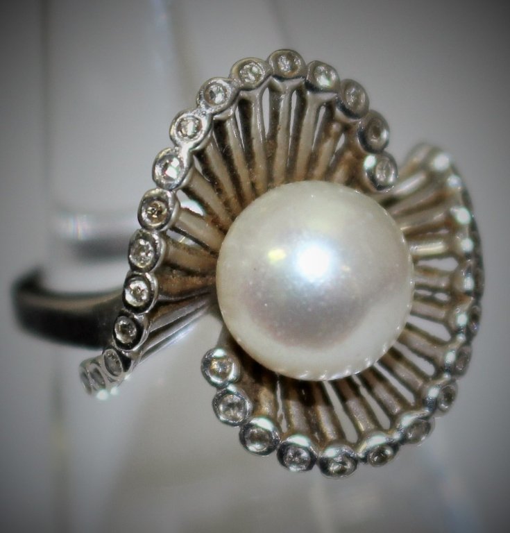 RETRO 14KT WHITE GOLD DIAMOND & PEARL LADIES RING (1 of 4)