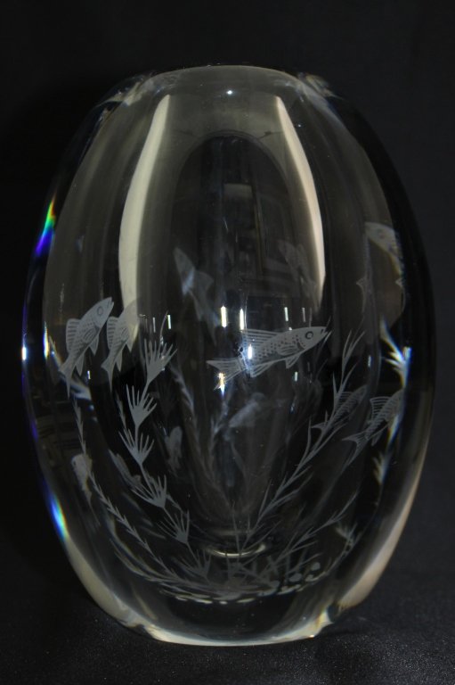 A MIDCENTURY ORREFORS GLASS "GRAAL' VASE (1 of 4)