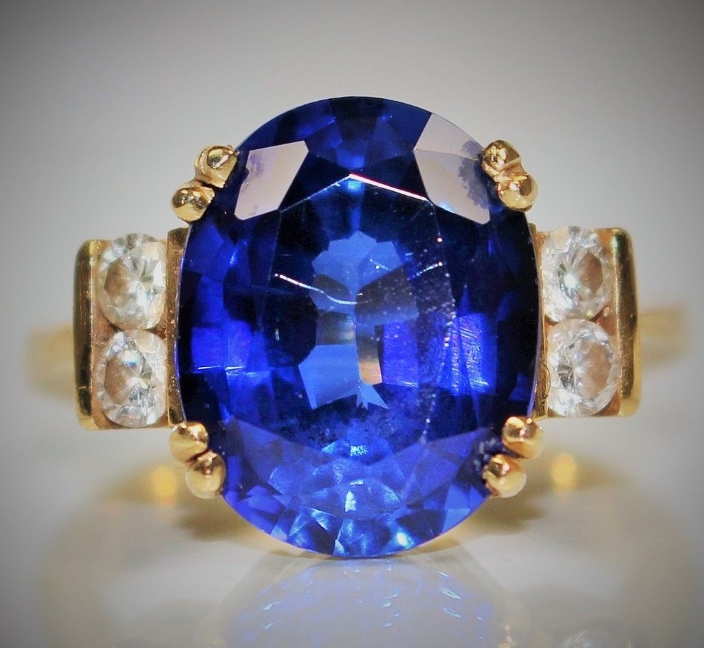 18KT YELLOW GOLD DIAMOND & 4CT SAPPHIRE RING (1 of 5)