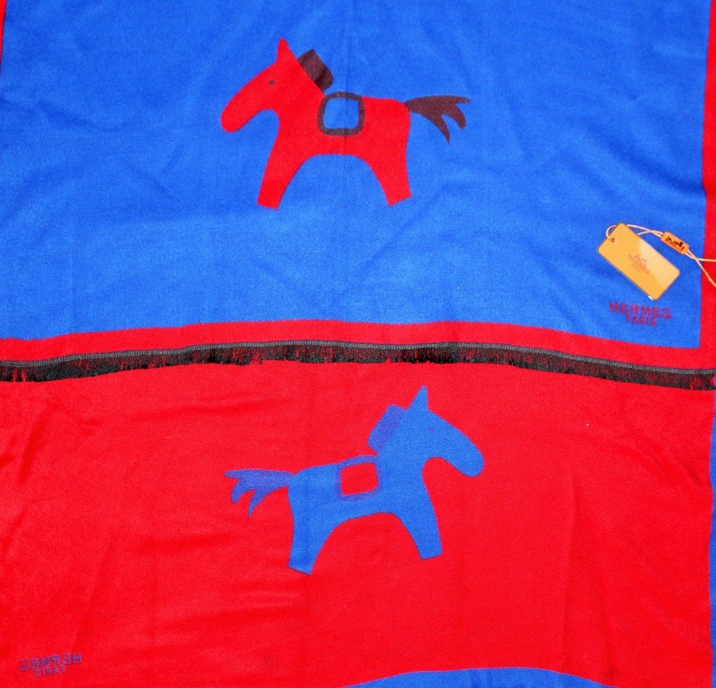 LARGE HERMES SCARF WITH HORSES (1 of 4)
