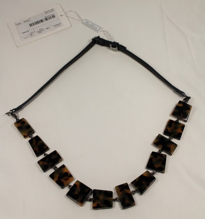 MAX MARA DESIGNER LADIES BELT NEW WITH LABELS: Measures 28" long. With original price tag of $550. Total weight of 81 grams. Shipping $20 plus insurance.