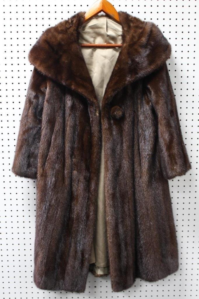 FULL LENGTH WOMANS MINK COAT (1 of 3)
