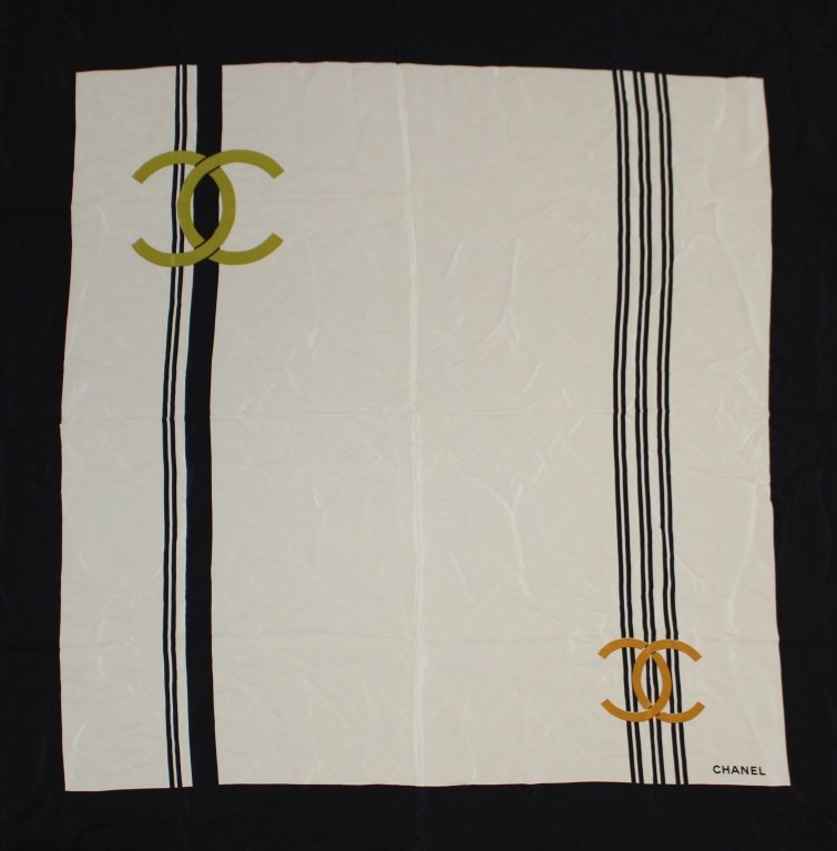 WOMANS CHANEL SILK SCARF (1 of 3)