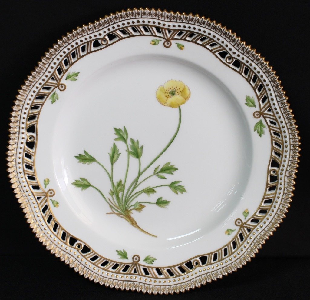 ROYAL COPENHAGAN FLORA DANICA "PAPAVER NUDICAULE": Royal Copenhagen Flora Danica "Papaver nudicaule". Marked ROYAL COPENHAGEN,DENMARK on bottom and inscribed with the name of the flower on the bottom and numbered 20 3554. Measures approx 9" long. Will