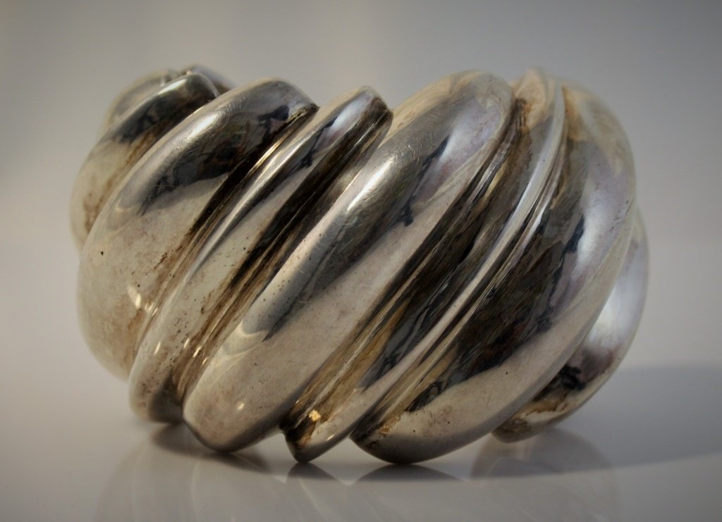 BAYANIHAN HEAVY STERLING SILVER DESINGER BRACELET (1 of 5)