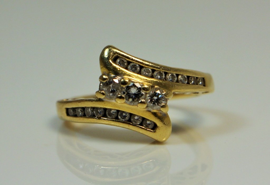 ESTATE 14KT YELLOW GOLD & 1/2CT DIAMOND RING (1 of 5)