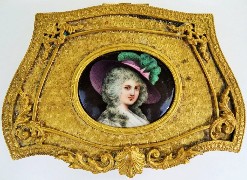 ANTIQUE BRONZE DORE HAND PAINTED PORTRAIT BOX (1 of 4)