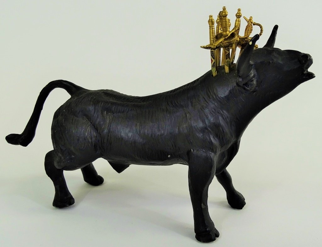 VINTAGE SPANISH TOLEDO SWORD COCKTAIL PICK & BULL (1 of 4)