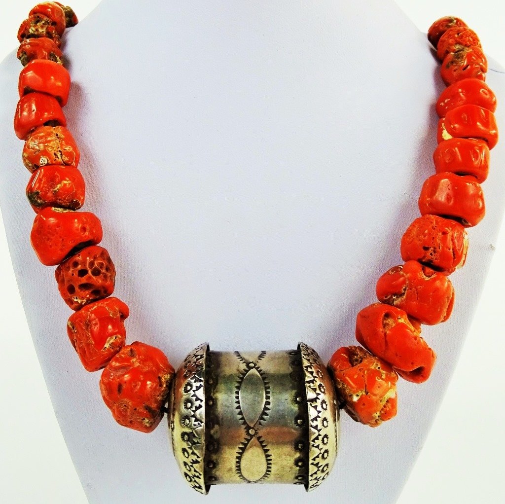 NAVAJO CHUNKY RAW CORAL STERLING SILVER NECKLACE (1 of 2)