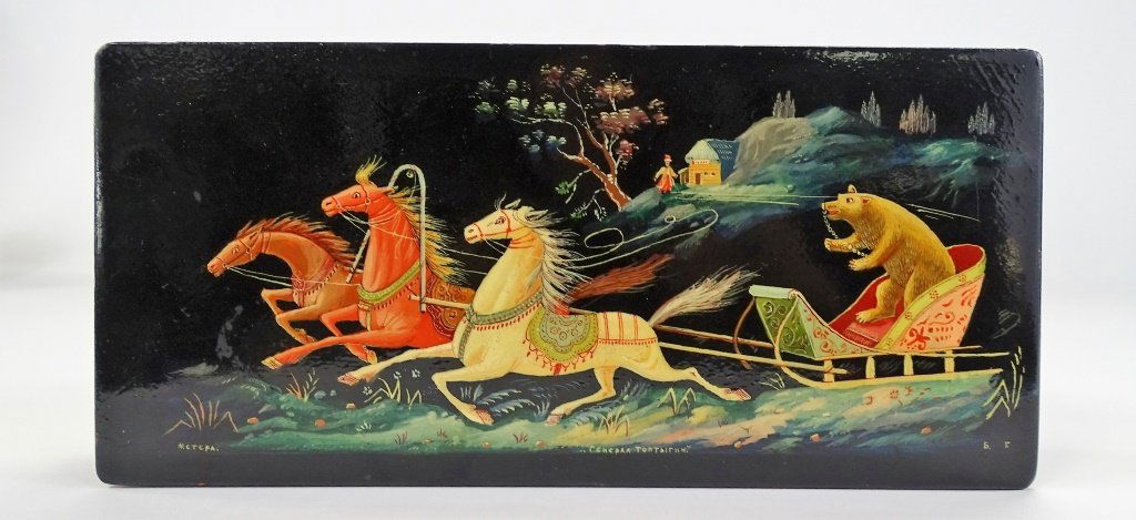 LARGE HAND PAINTED RUSSIAN LACQUER BOX (1 of 5)