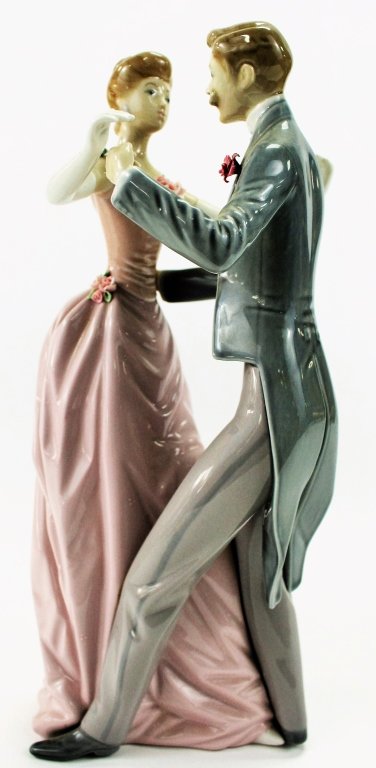 LLADRO PORCELAIN DANCING COUPLE #1372 (1 of 4)