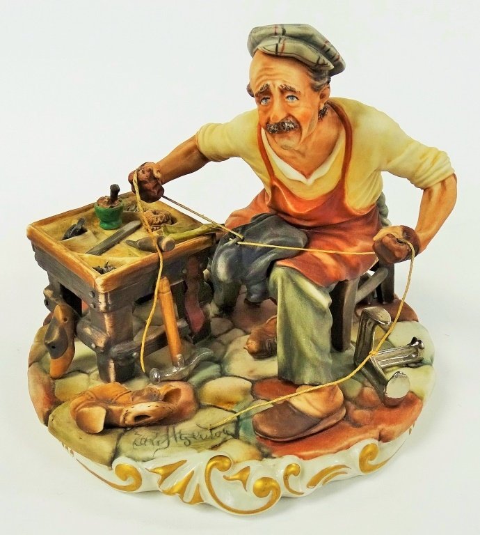CAPODIMONTE COBBLER FIGURINE (1 of 3)