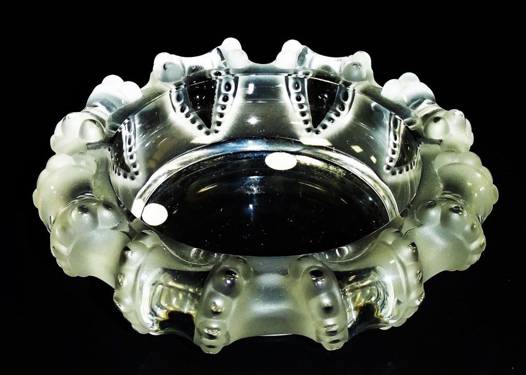LALIQUE FRENCH CRYSTAL "CANNES" CIGAR ASHTRAY (1 of 3)