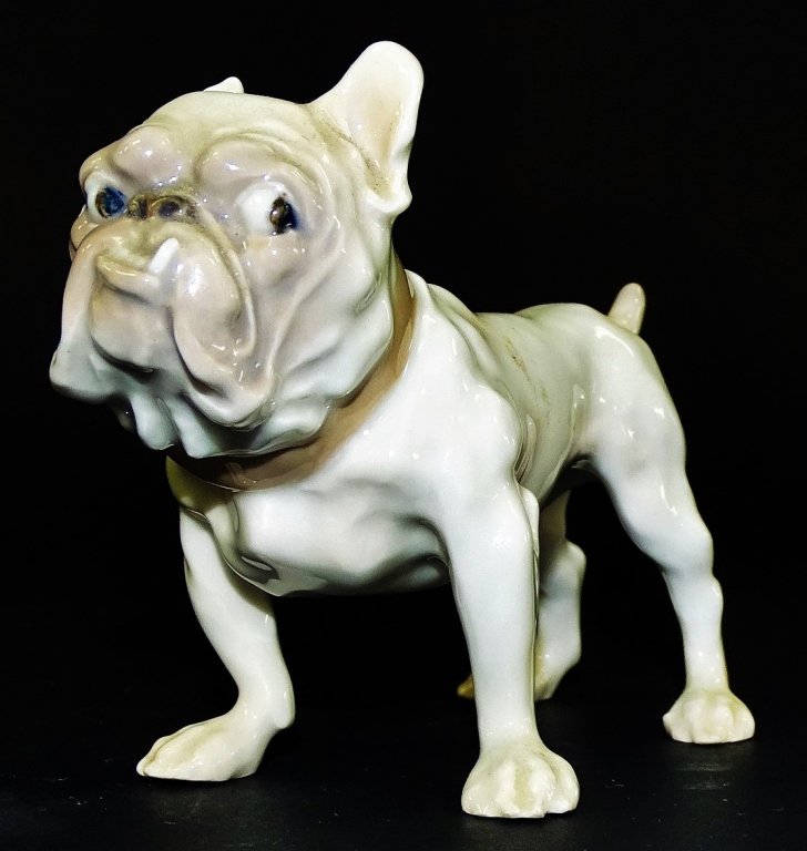 BING & GRONDAHL PORCELAIN ENGLISH BULLDOG FIGURINE (1 of 4)