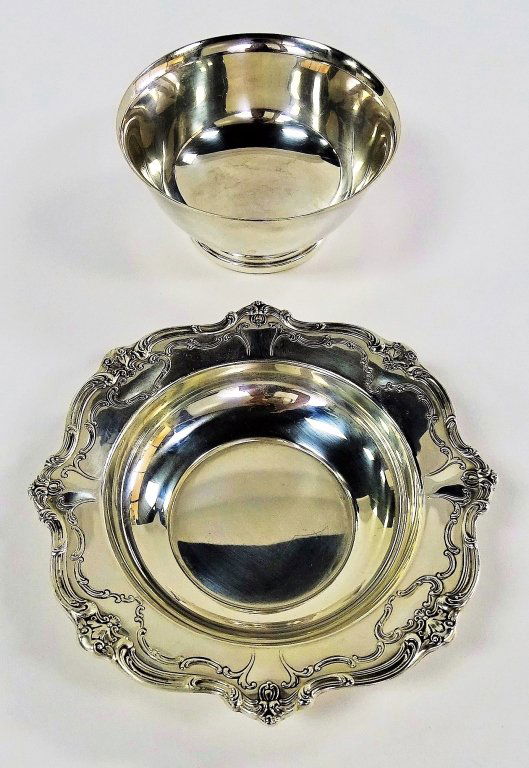 TWO GORHAM ENGLISH STERLING SILVER BOWLS: One being 6" in diameter, and the other 4 1/2" in diameter. Both are Gorham. Both signed to bottom. Total combined weight of 258 grams. Shipping U.S. $25 plus insurance.